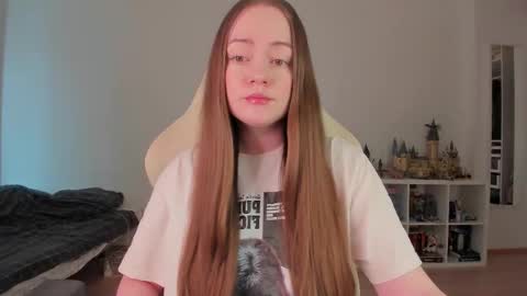 Snapshot of lil_happiness chatting on 20, 3, 2026 for free registration 3 online show from 20, 3, 2026