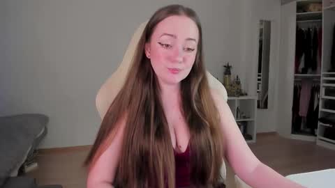 Snapshot of lil_happiness chatting on 27, 3, 2026 for free registration 3 online show from 27, 3, 2026