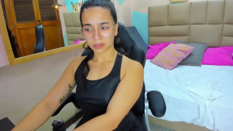 Snapshot of lila_foox chatting on 4, 1, 2025 LILA online show from 4, 1, 2025