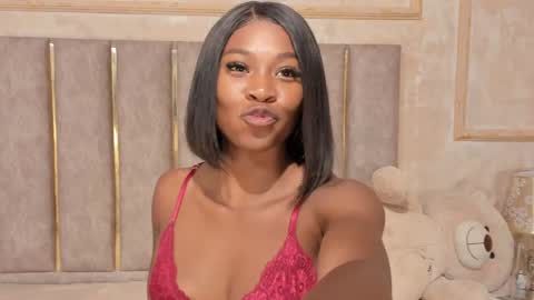 lila bailey  online show from 31, 1, 2025