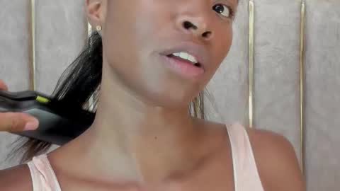 lila bailey  online show from 17, 12, 2025