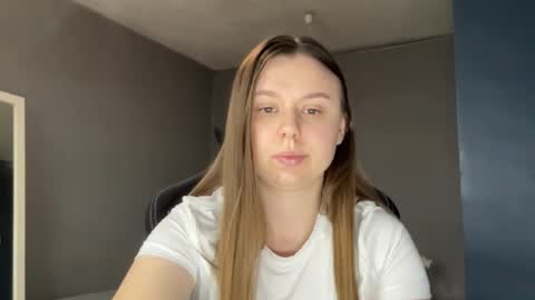 Snapshot of lilae37yis chatting on 28, 9, 2025 Lily online show from 28, 9, 2025