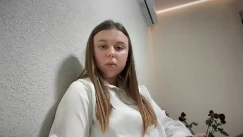 Snapshot of lilae37yis chatting on 12, 10, 2025 Lily online show from 12, 10, 2025