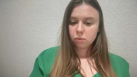 Snapshot of lilae37yis chatting on 14, 10, 2025 Lily online show from 14, 10, 2025