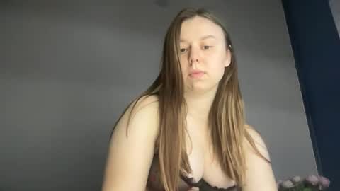 Snapshot of lilae37yis chatting on 19, 10, 2025 Lily online show from 19, 10, 2025
