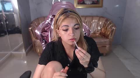 Lili online show from 25, 2, 2025