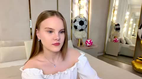 lili_lohan online show from 1, 7, 2026