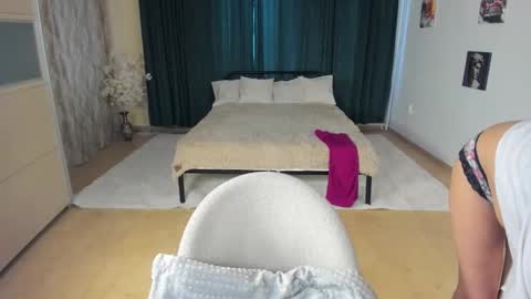 Snapshot of lilia_moons chatting on 9, 2, 2026 Lilia online show from 9, 2, 2026