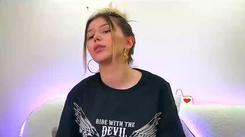 Snapshot of liliabianca chatting on 17, 2, 2025 Mia online show from 17, 2, 2025