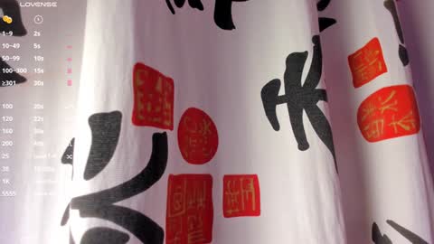 holis soy lily chang no olvides el pulgar arriba es muy importante para mi 3 independent model online show from 10, 12, 2024