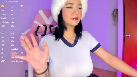 holis soy lily chang no olvides el pulgar arriba es muy importante para mi 3 independent model online show from 27, 12, 2024