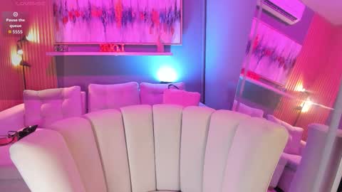 holis soy lily chang no olvides el pulgar arriba es muy importante para mi 3 independent model online show from 3, 2, 2026