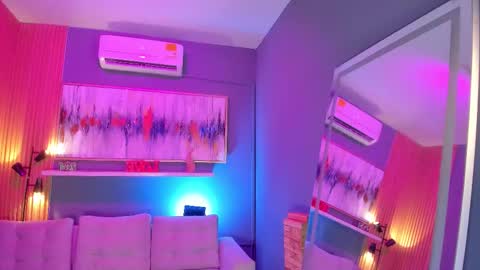 holis soy lily chang no olvides el pulgar arriba es muy importante para mi 3 independent model online show from 12, 3, 2026