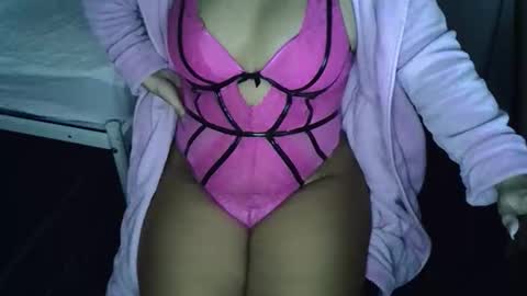 Snapshot of lilianarose_xx chatting on 19, 10, 2025 Lilianarose online show from 19, 10, 2025