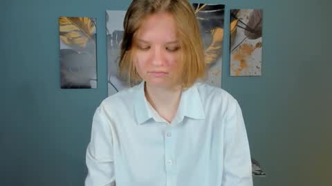 hi guys Im new here Im 18 years oldIve never had sex online show from 17, 1, 2026