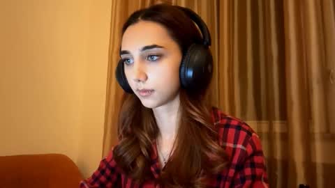 Snapshot of lilihalvorsen chatting on 17, 9, 2025 Lina online show from 17, 9, 2025