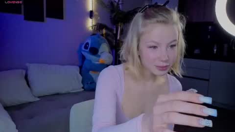 lililok101 online show from 30, 6, 2026