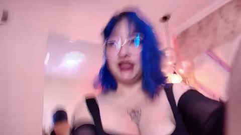 Snapshot of lilith_curvy chatting on 15, 10, 2025 online show from 15, 10, 2025
