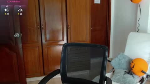 lili online show from 27, 10, 2025