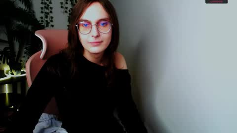 Snapshot of lilithiscute chatting on 18, 10, 2025 lilithiscute online show from 18, 10, 2025