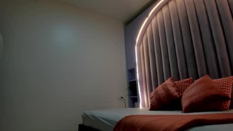 lilithsmith__ online show from 26, 9, 2025