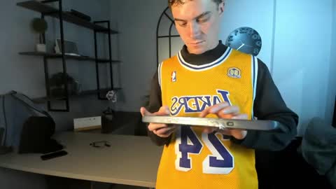 Lil James online show from 2, 4, 2026