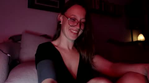 Snapshot of liljbby chatting on 1, 2, 2026 Jay please help me reach 50 thumbs up online show from 1, 2, 2026