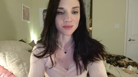 Snapshot of lillian_rose chatting on 6, 1, 2025 Lillian Rose online show from 6, 1, 2025