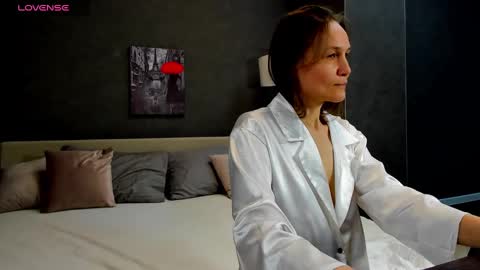 Snapshot of lillian_white1 chatting on 25, 2, 2025 lillian_white1 online show from 25, 2, 2025