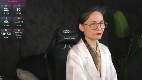 lillian_white1 online show from 3, 6, 2026