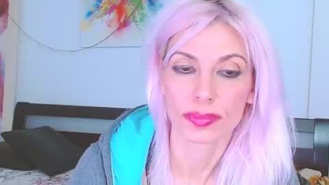 Lara online show from 25, 2, 2025