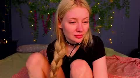 Snapshot of lillie_berry chatting on 17, 7, 2026 lillie_berry online show from 17, 7, 2026