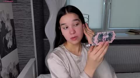 Celina Lillie online show from 16, 3, 2026