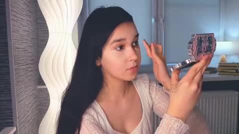 Celina Lillie online show from 25, 3, 2026