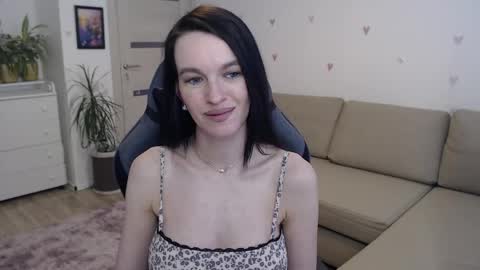 Snapshot of lilliyves chatting on 15, 5, 2026 lilliyves online show from 15, 5, 2026