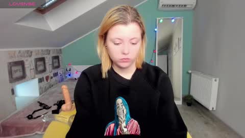 Lilly Depp online show from 13, 12, 2024