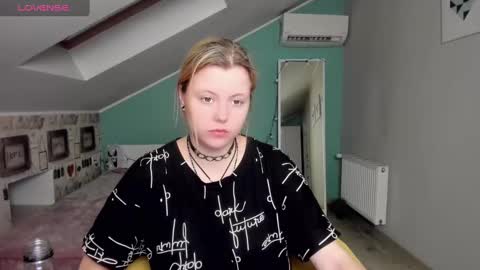 Lilly Depp online show from 14, 12, 2024