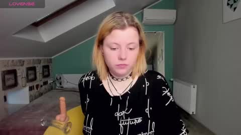 Lilly Depp online show from 15, 12, 2024