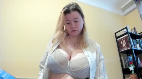 Lilly Depp online show from 7, 1, 2026