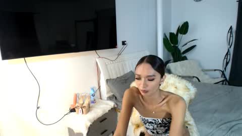 lillyholland online show from 22, 2, 2025