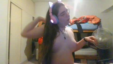 lilsuccubusvicky online show from 26, 11, 2025