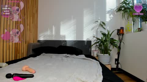 LILY online show from 10, 1, 2025