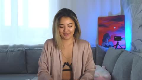 Lily online show from 4, 2, 2025