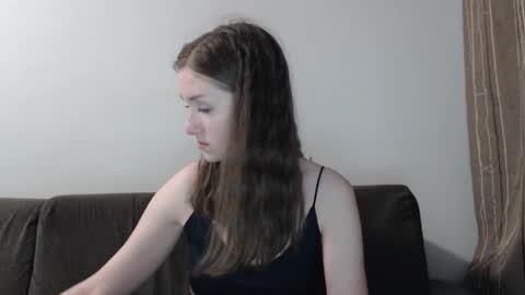 lily_love_x online show from 23, 2, 2026