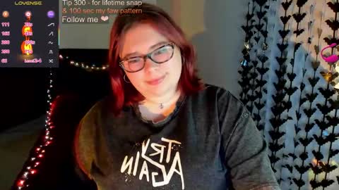 Snapshot of lily_lu_one chatting on 11, 10, 2025 Elina online show from 11, 10, 2025