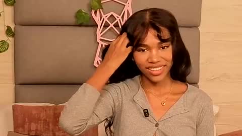 Lily Miiller online show from 23, 10, 2025