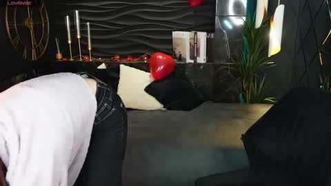 Lily online show from 8, 2, 2026