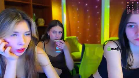 Lily online show from 25, 3, 2026