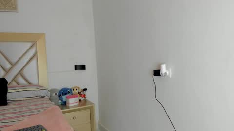 lily_noir_ online show from 8, 4, 2026