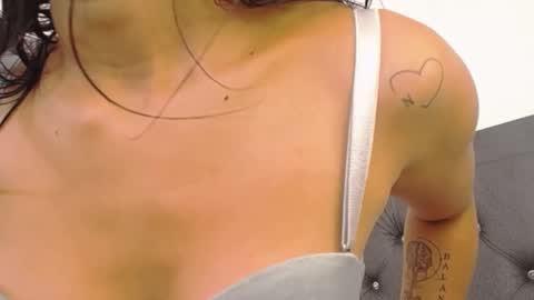 Lily Roberts online show from 23, 2, 2025